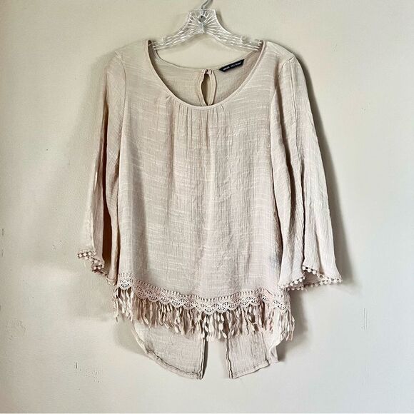 Unique Spectrum Boho Lightweight Crocheted Fringe 3/4 Sleeve Blouse - Picture 3 of 12